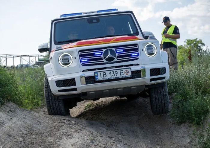 Мигалка пласка 12 см з СГП на дах автомобіля проблисковий маячок 120 см