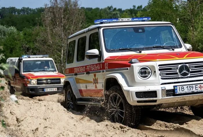 Мигалка пласка 12 см з СГП на дах автомобіля проблисковий маячок 120 см